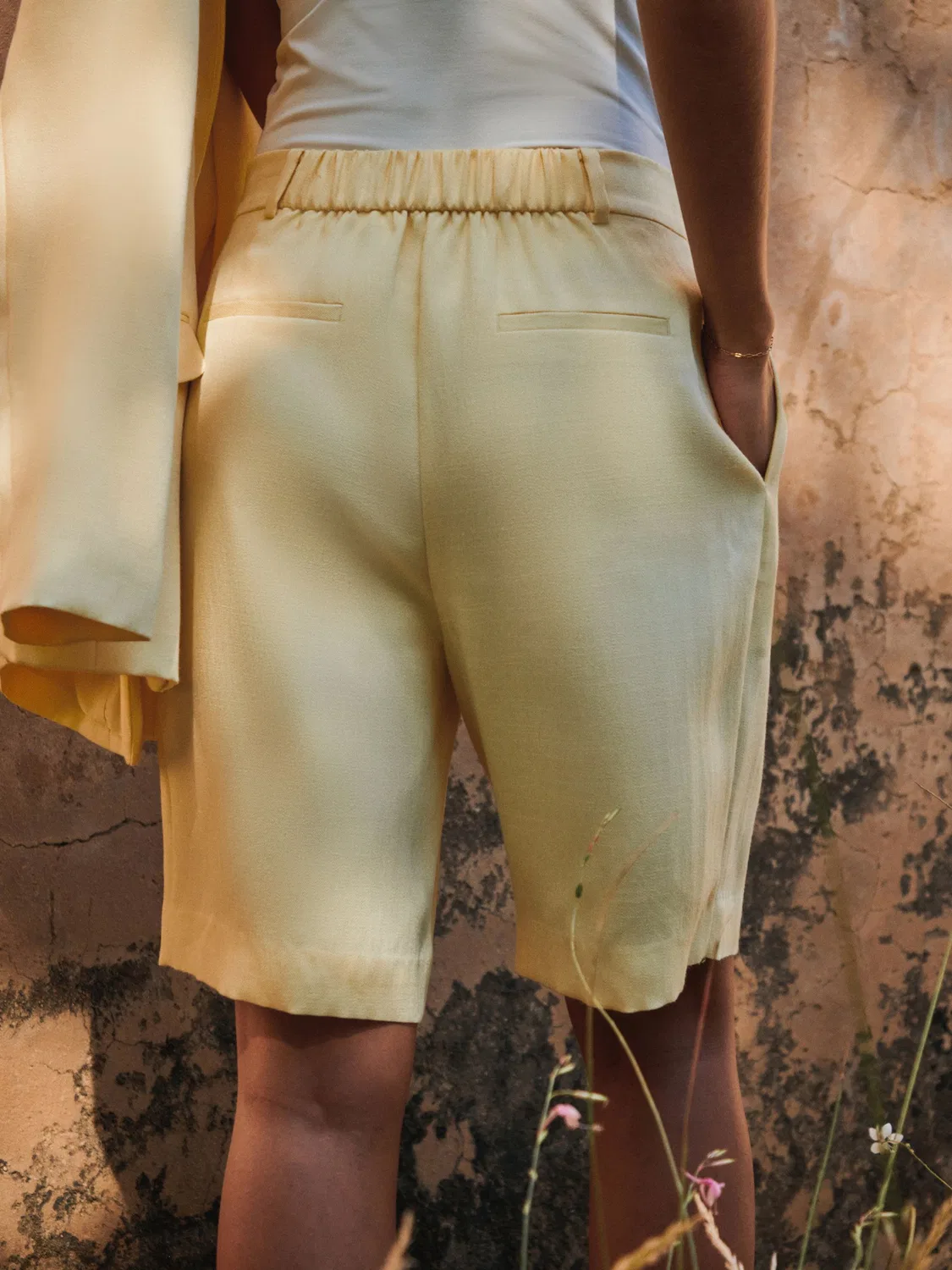 Шорты бермуды с фактурной тканью Yellow Crinkle Tailored Next, желтый — фото 3
