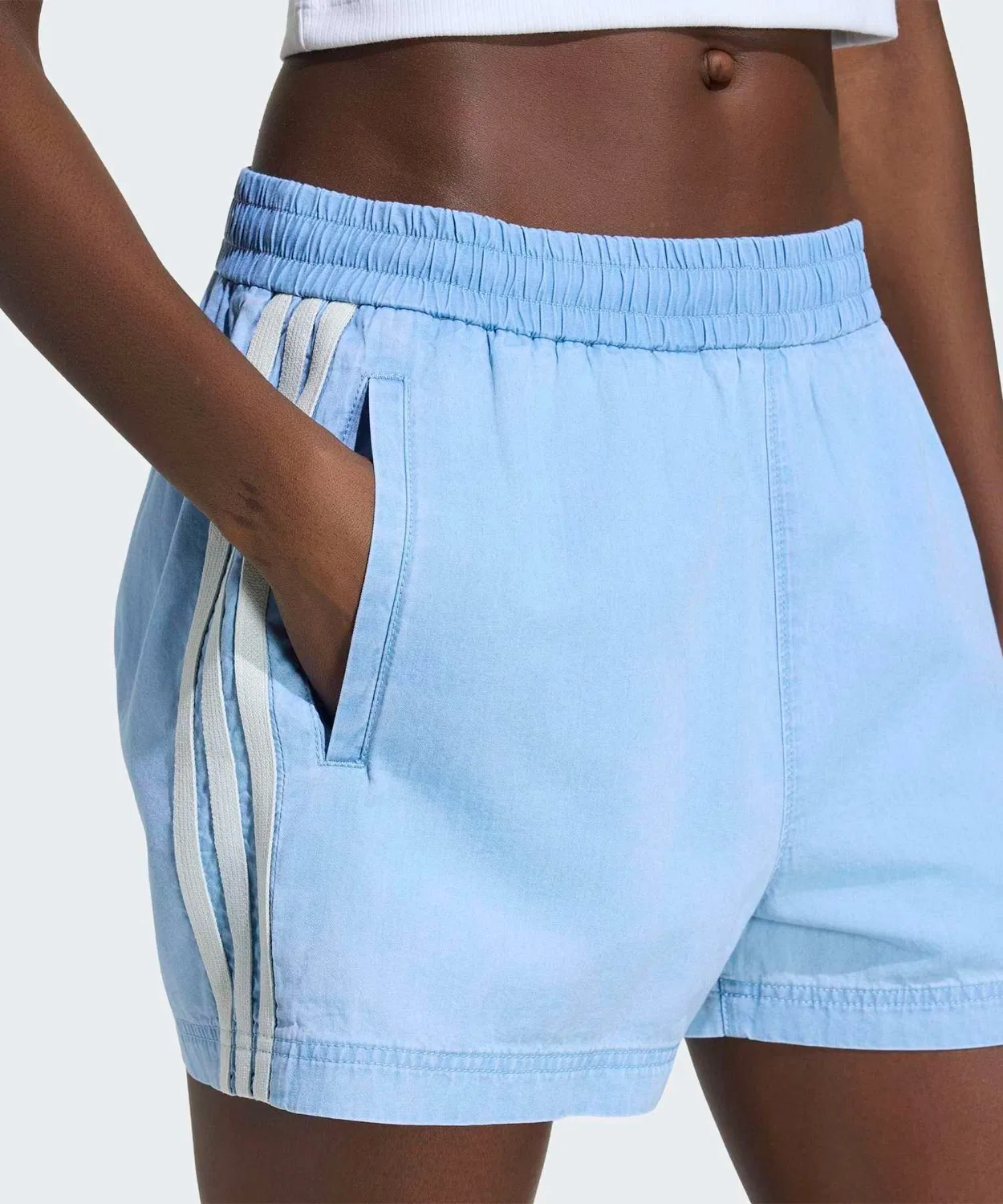 Женские джинсовые шорты с эластичным поясом Summer Glow Adidas Originals, Blue — фото 4