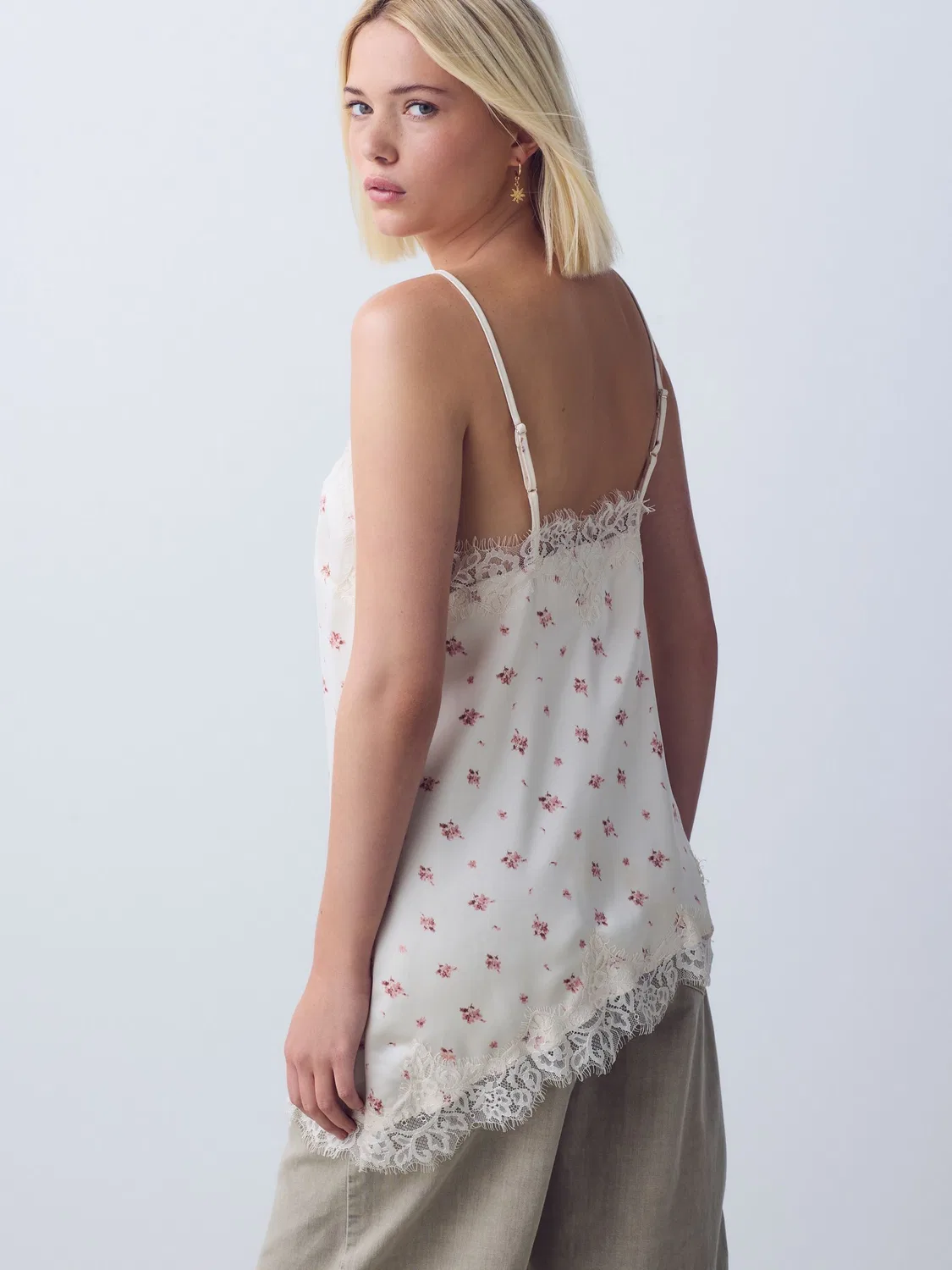 Топ на бретелях с асимметричным подолом и кружевом, Ecru Ditsy Floral Print Next — фото 4