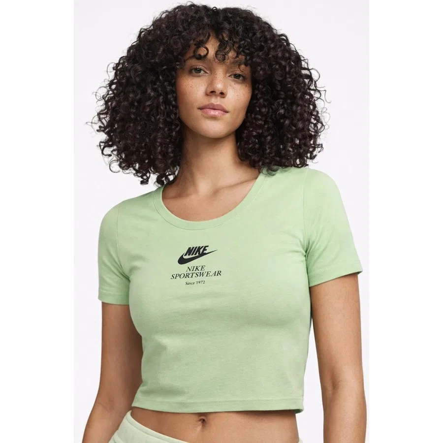 Футболка женская с коротким рукавом Sportswear Essential Slim-Fit Cropped Nike, Зеленый
