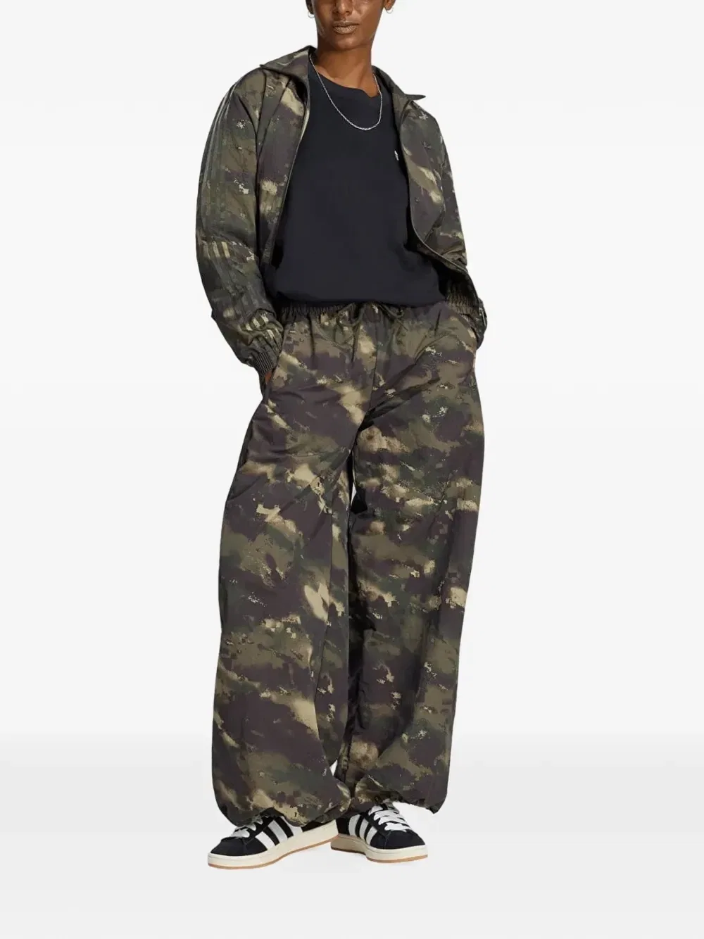 Спортивная куртка с камуфляжным принтом Adidas, зеленый — фото 2