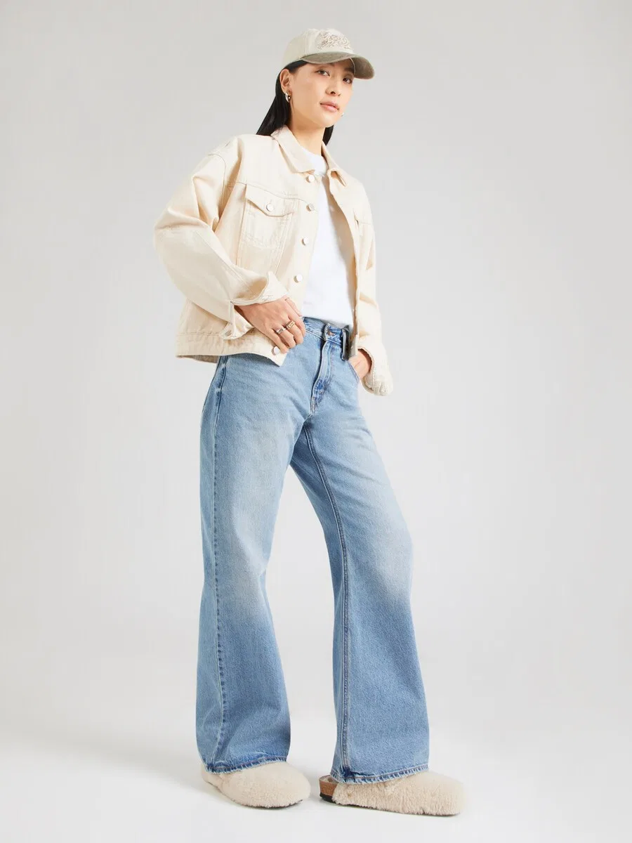Футболка LEVI'S пастельно-голубого цвета — фото 4