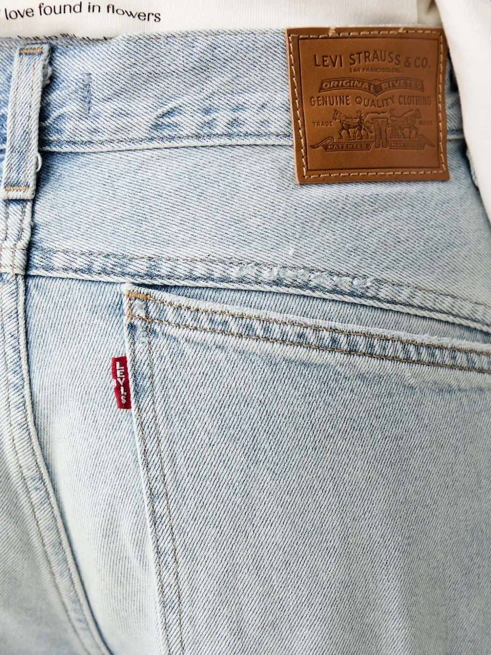 Супер свободные выцветшие джинсовые шорты Levi's, синий — фото 4