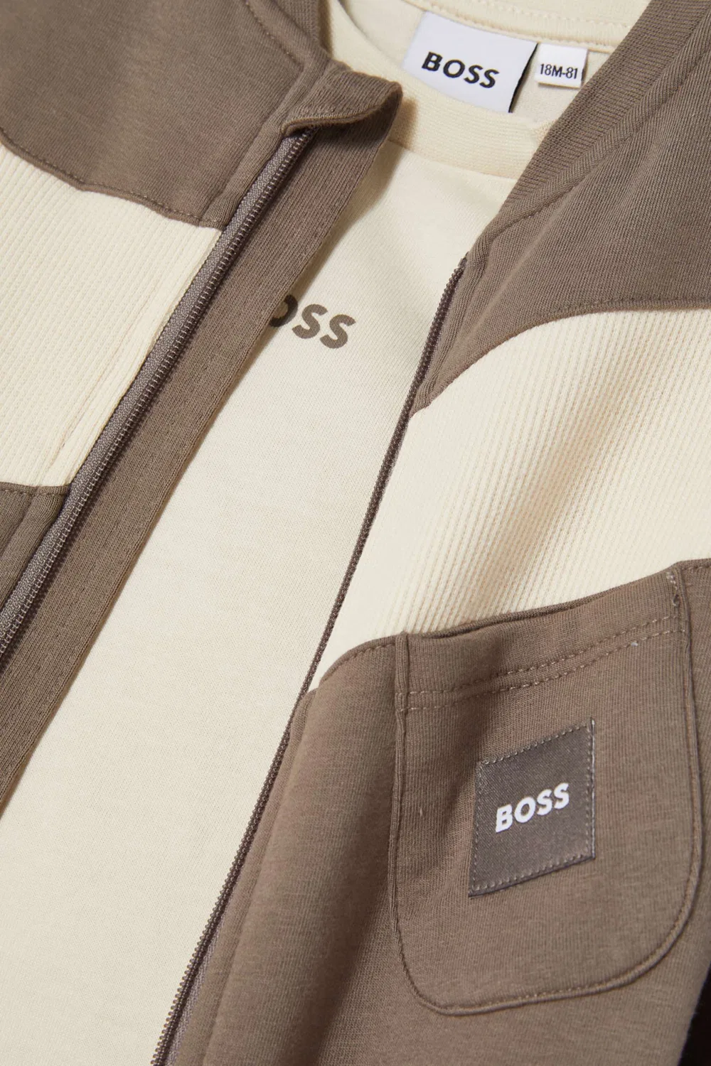 Комплект спортивный с логотипом в подарок из хлопка BOSS Kidswear, серый — фото 4