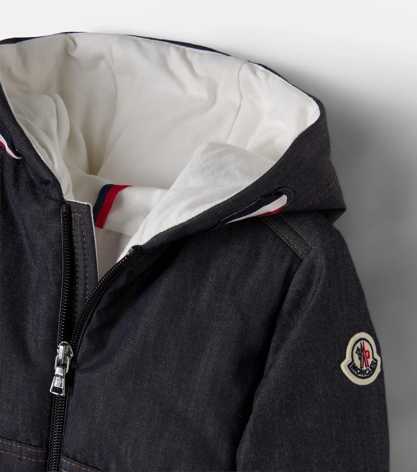 Куртка джинсовая с наполнителем из пуха Baby Alaric Moncler Enfant, синий — фото 4
