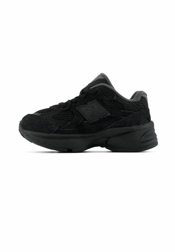 Обувь кожаная и текстильная 2010 New Balance black, черный