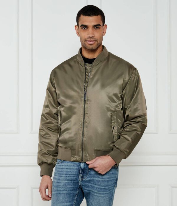 

Герой атласной куртки-бомбера Regular fit Calvin Klein Jeans, хаки