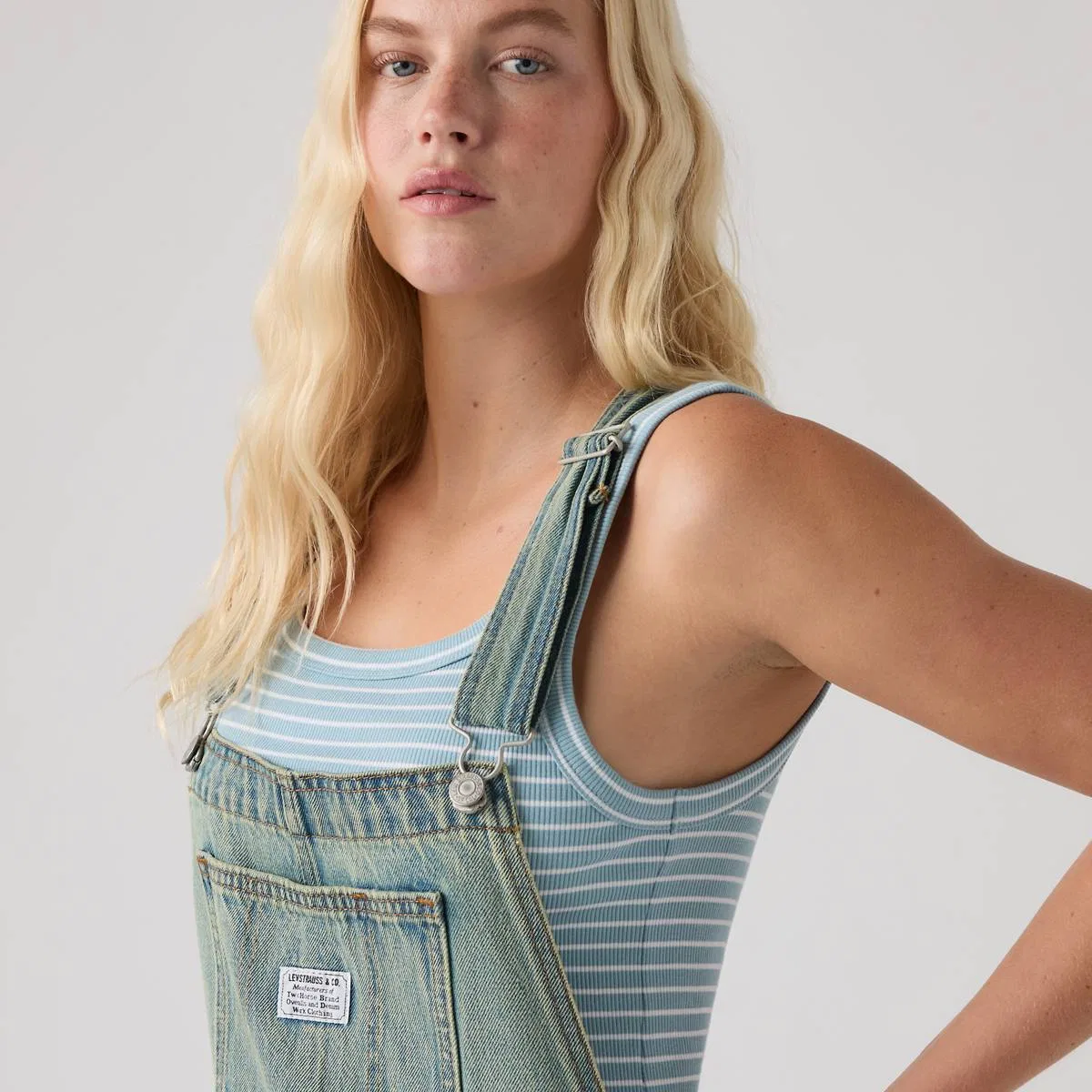 Винтажный джинсовый комбинезон Levi's, Time To Dust Ovrall - Medium Wash — фото 2