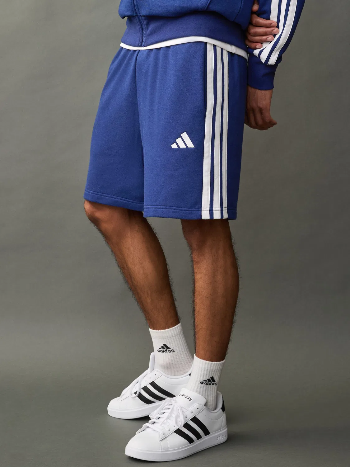 Шорты повседневные с тремя полосками adidas, синий