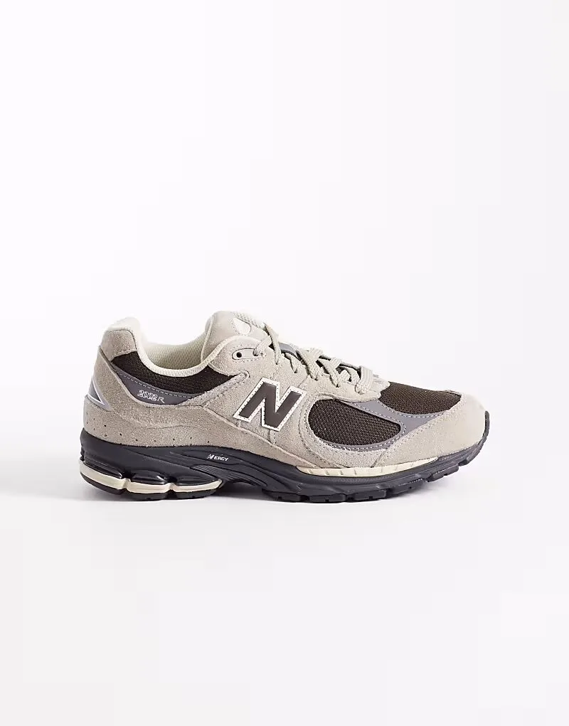Кроссовки New Balance 2002R цвета тауп