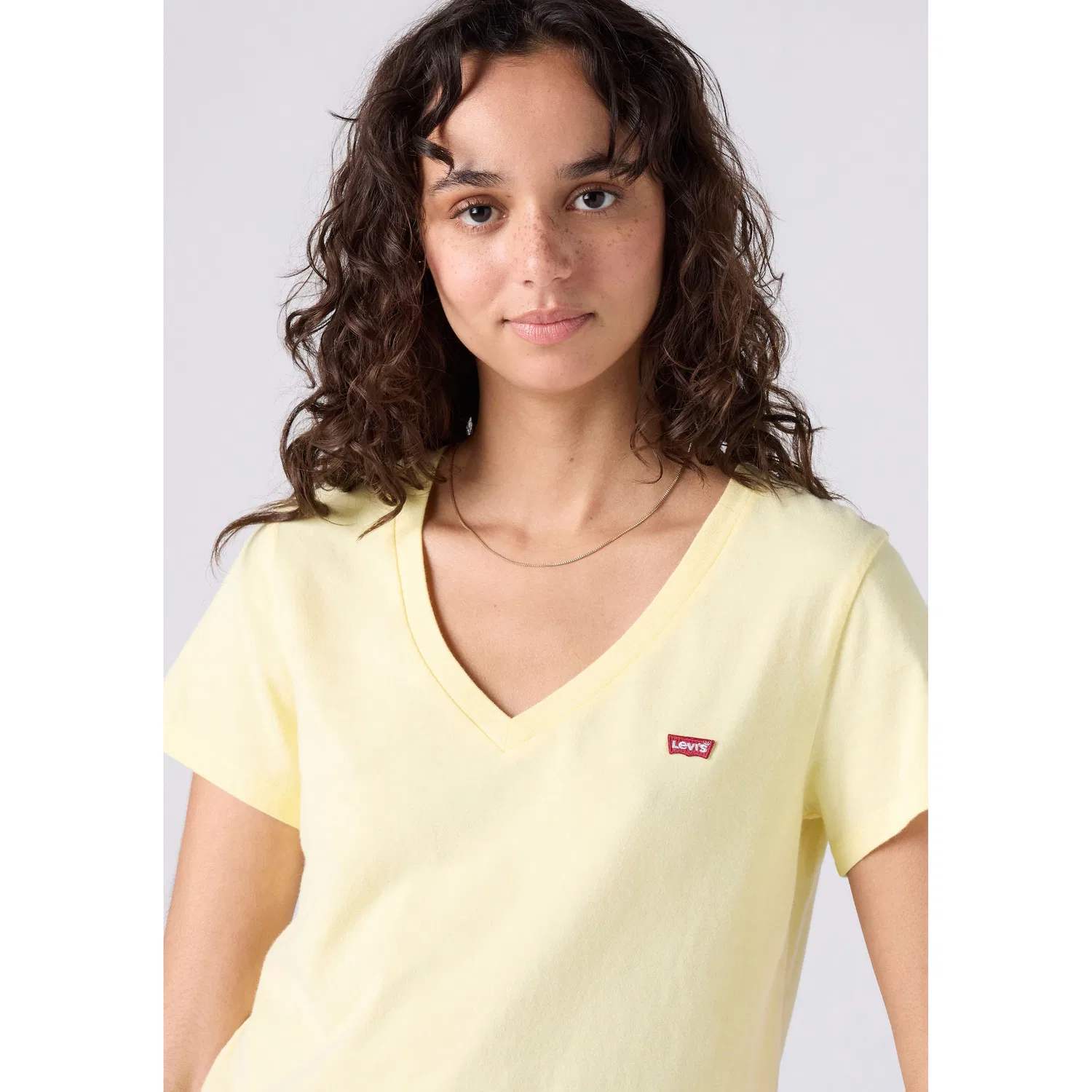 Женская футболка с V-образным вырезом Levi's, French Vanilla — фото 4