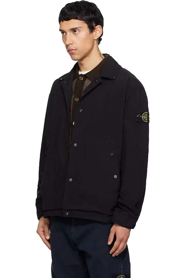 Черная куртка из полиэстера с компактным прикосновением модель Stone Island — фото 4