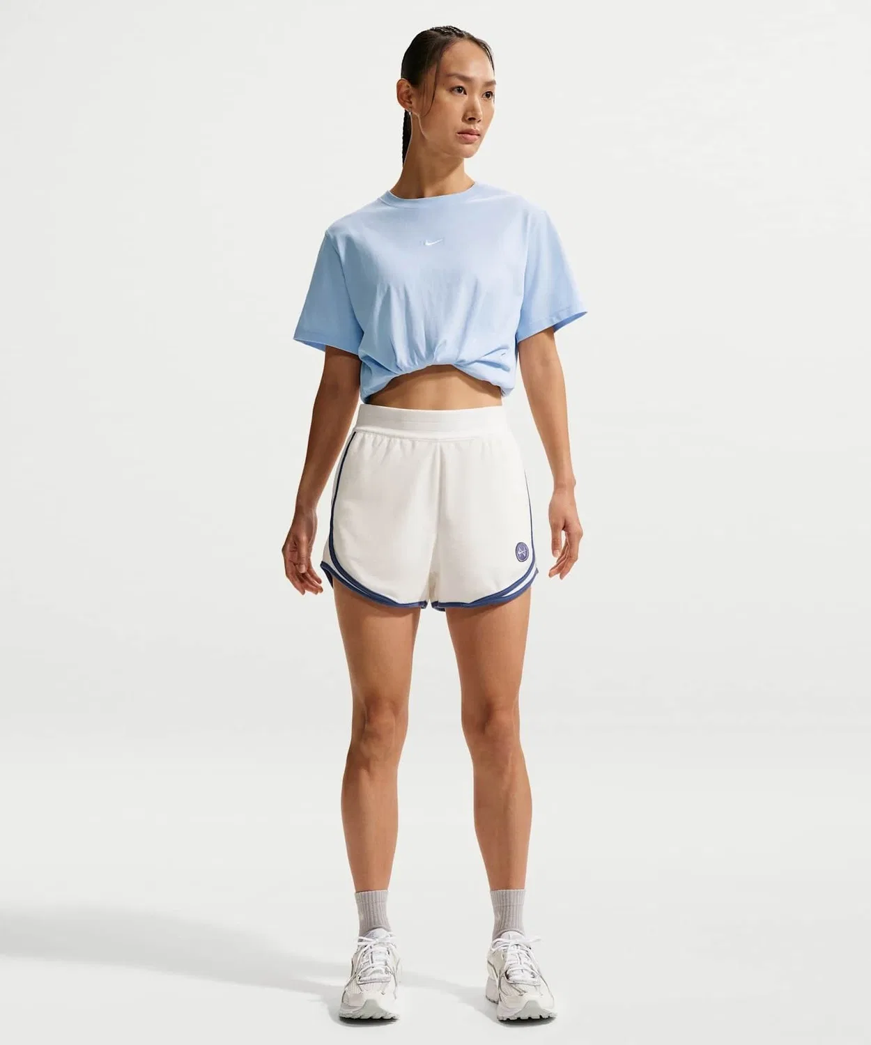 Женские шорты мид-райз с принтом Nike Sportswear Chill Terry, Sail — фото 3