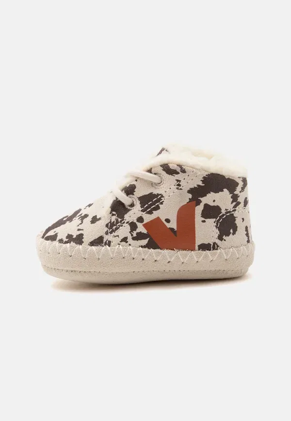 Кроссовки с начесом Veja Pierre/Wild/Country