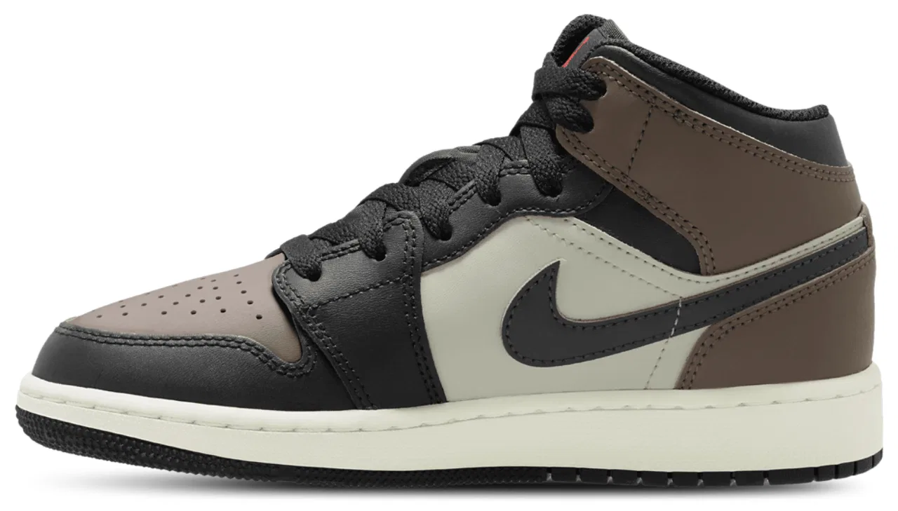 Детские баскетбольные кроссовки с высоким берцем AJ 1 Mid Jordan, Univ Red/Black/Phantom — фото 2