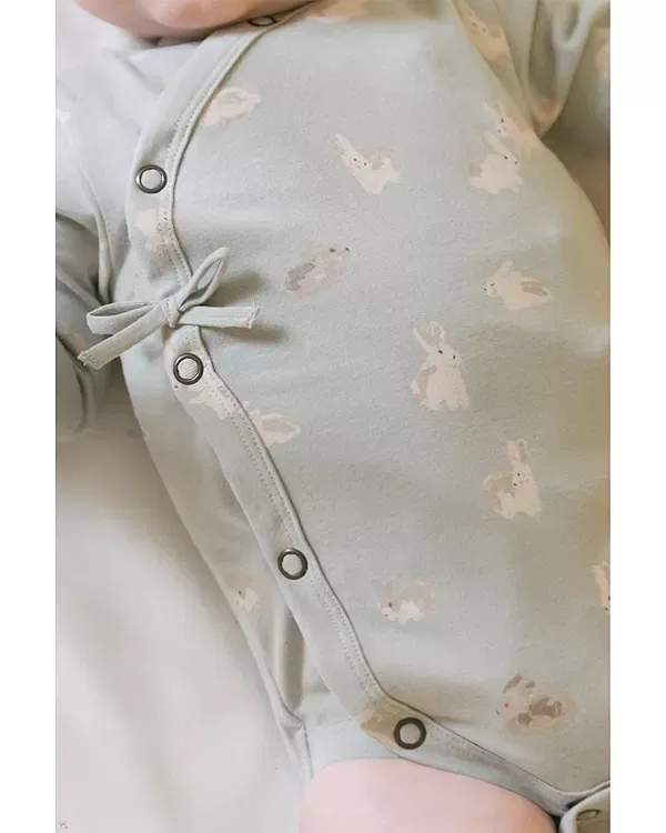 Детский комбинезон-кимоно с принтом The Littles Long Sleeved Kimono One Piece Printed Bodysuit Pehr, Hoppybun — фото 2