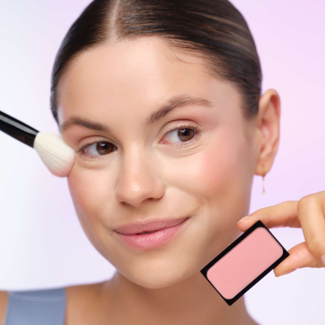 Кисть для лица blusher brush premium quality Artdeco, количество 1 шт. — фото 3