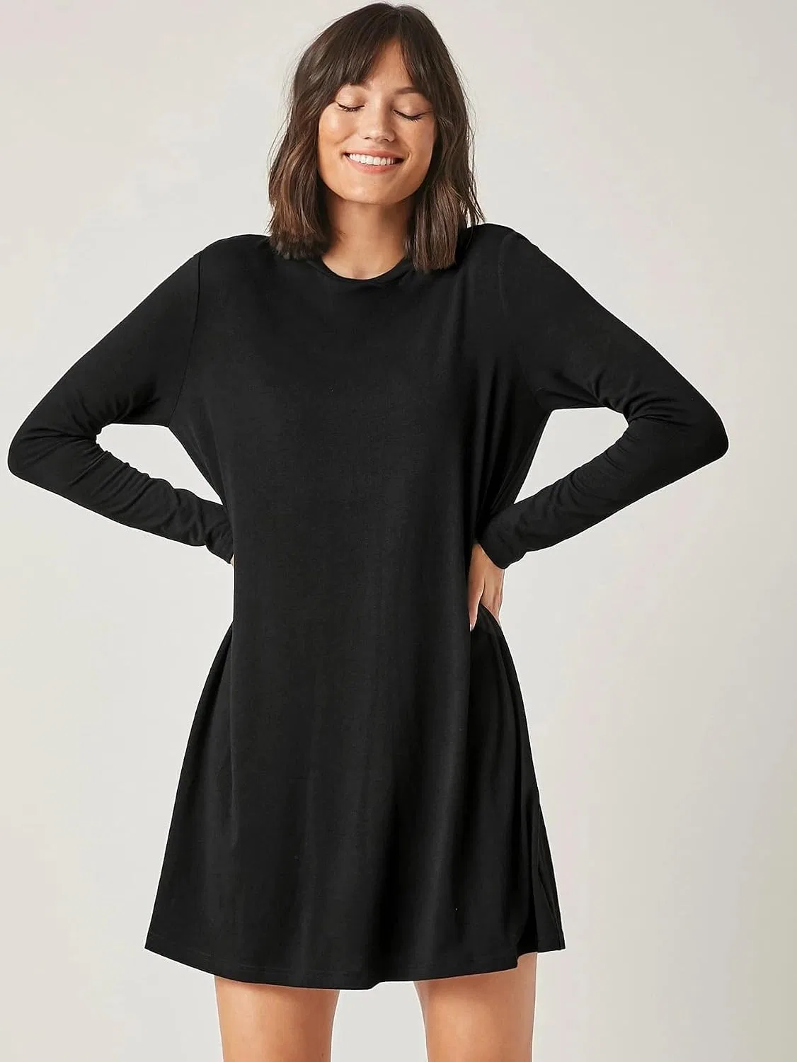 Женское платье с коротким рукавом из мягкого трикотажа, Black — фото 2
