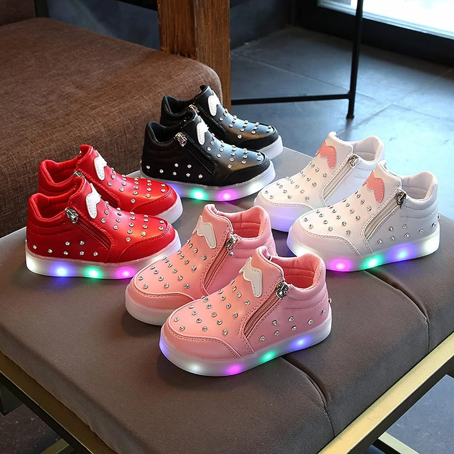 Детские ботинки с LED-подсветкой и жемчужным декором Combat Boots, Black — фото 4