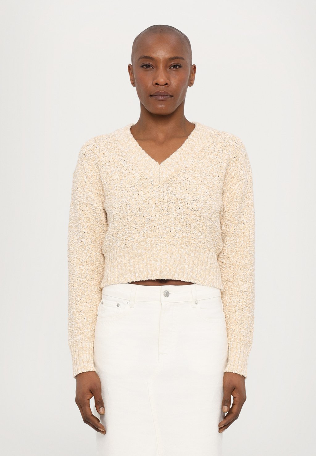 

Джемпер RESORT CROPPED V NECK Holzweiler, песочный