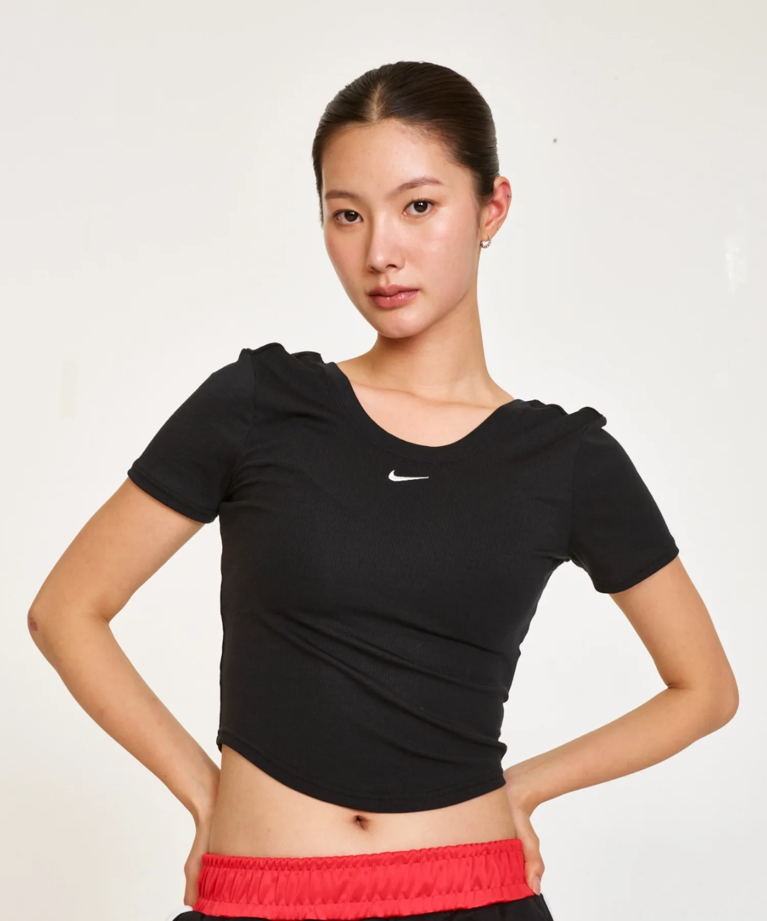 Женский топ из мягкого трикотажа Nike Sportswear Chill Knit Tight Scoop-Back черный — фото 2