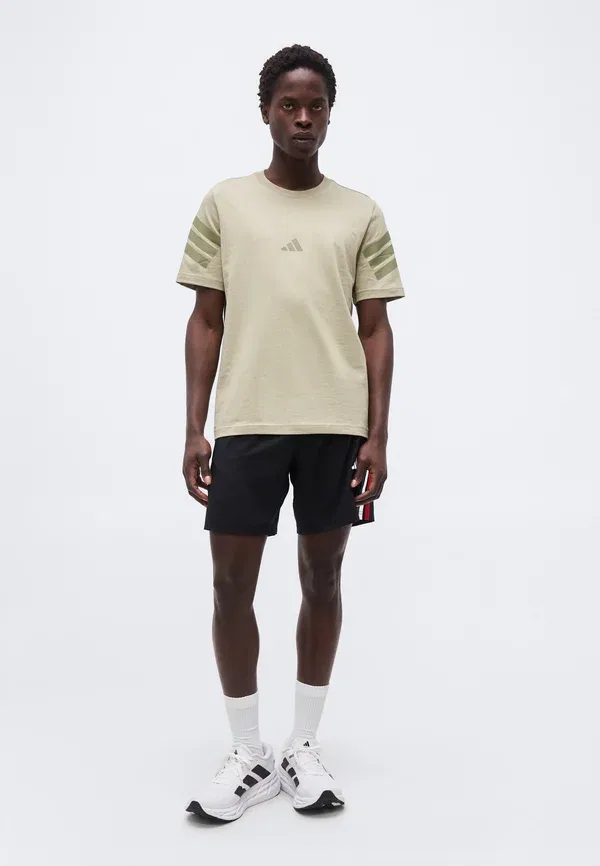 Спортивные шорты Adidas Performance Workout essentials base 3 stripes, черный/темно-зеленый/белый/алый — фото 2