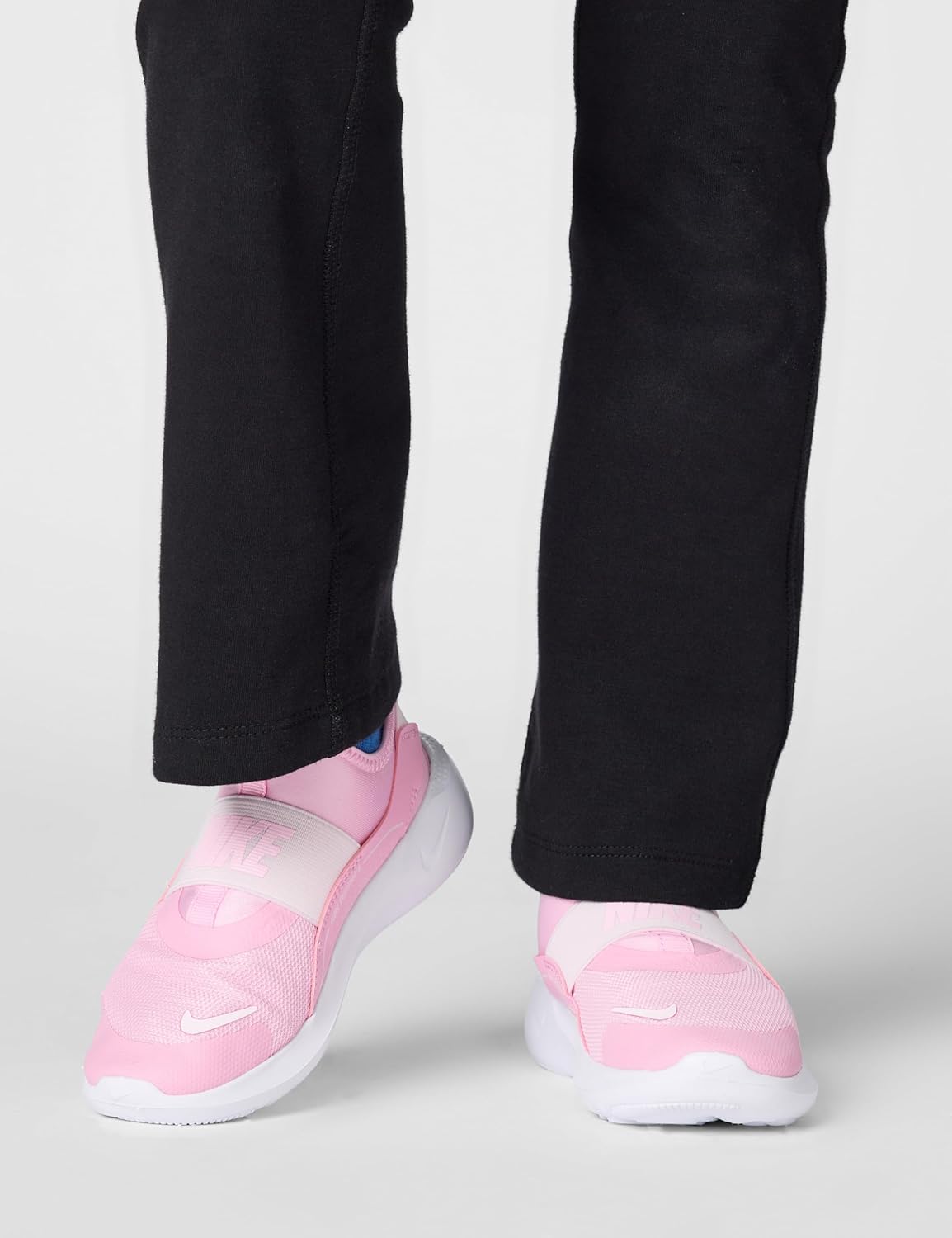 Кроссовки Nike Unisex Flex Runner 4 для детей - для мальчиков, девочек, малышей и детей дошкольного возраста, 2 Little Kid Medium Soft Pink/Medium Soft Pink/Pink Foam — фото 2