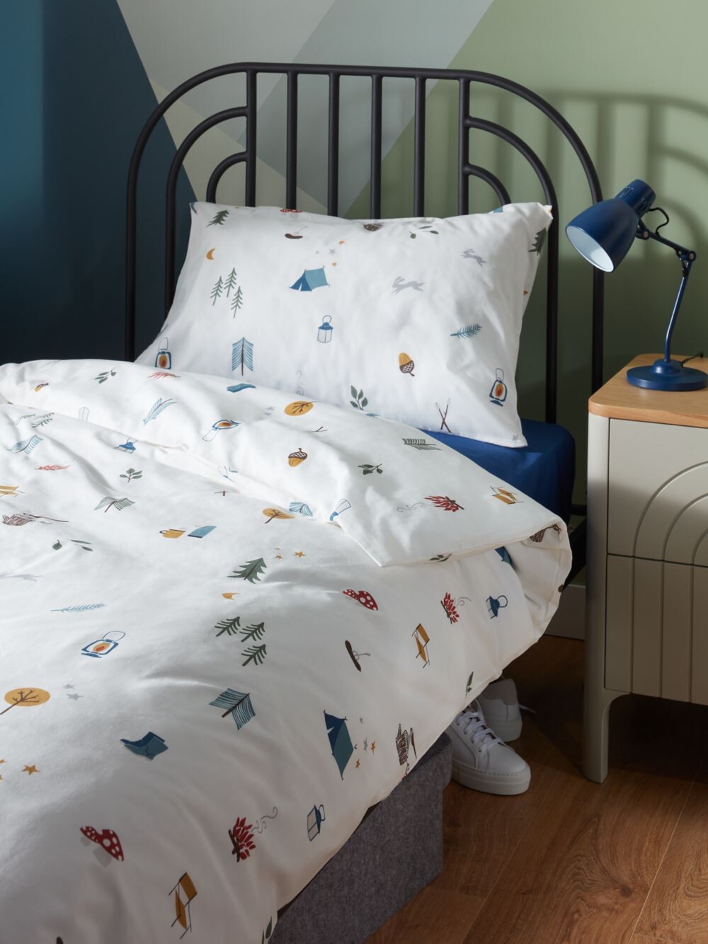 

Комплект пододеяльника и наволочек John Lewis Camp Fire Motifs, одинарный, белый/разноцветный