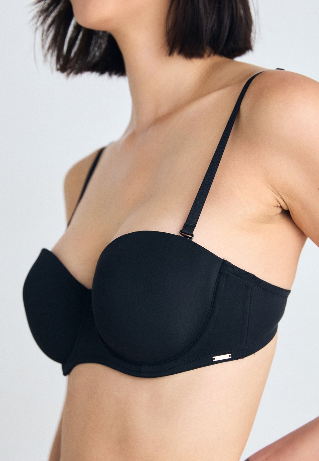 

Бюстгальтер на косточках MICHELLE SOLUTION STRAPLESS BRA DORINA, черный