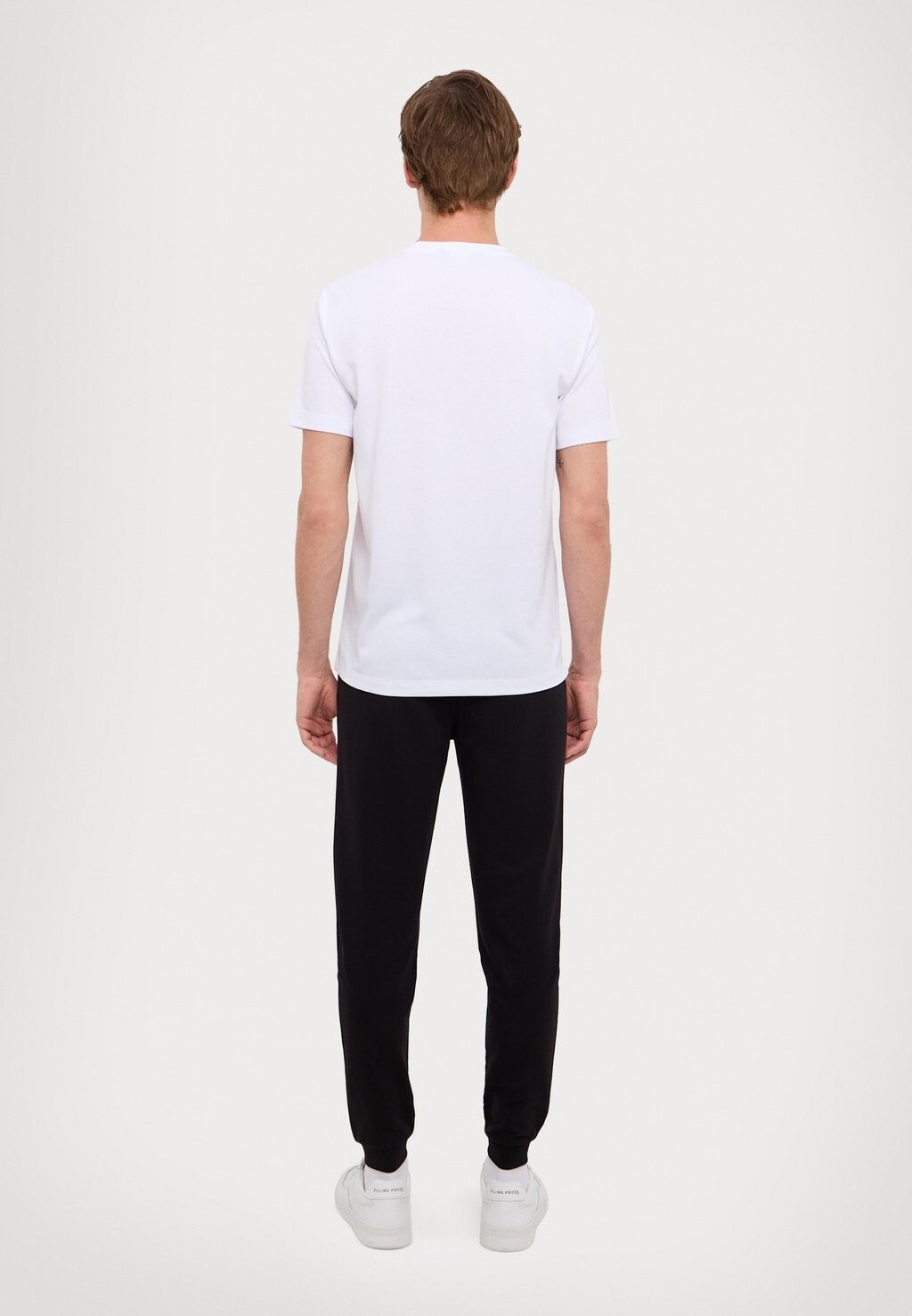 

Принт на футболке EA7 Emporio Armani, белый