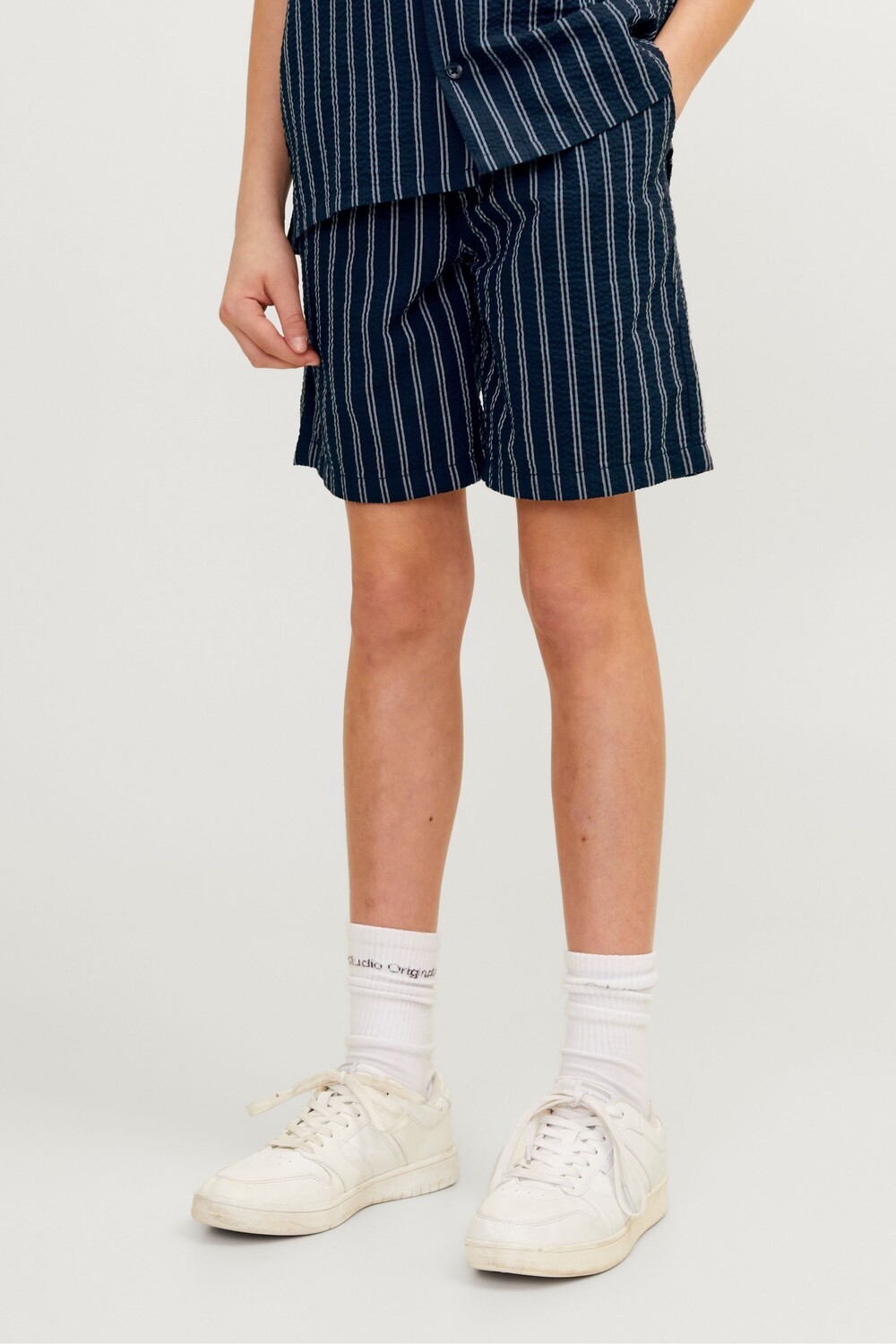 

Летние шорты из жатого хлопка в свободную полоску Jack & Jones Junior, синий