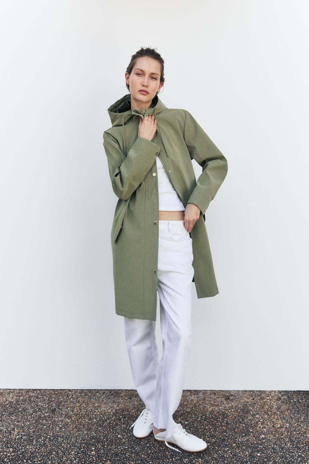 

Прорезиненная куртка с капюшоном ZARA, хаки