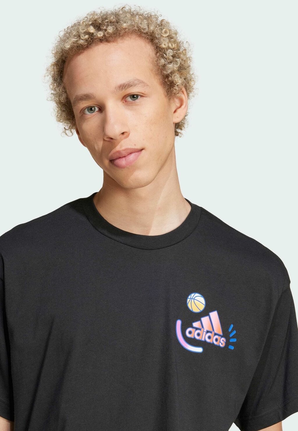 

Футболка с принтом Berlin Smiley Tee Gender Neutral adidas Sportswear, черная