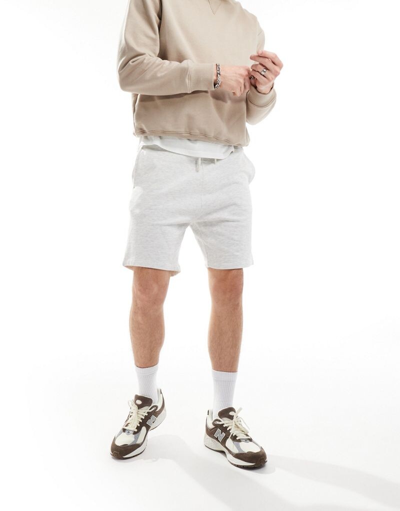 

Белые узкие шорты ASOS DESIGN