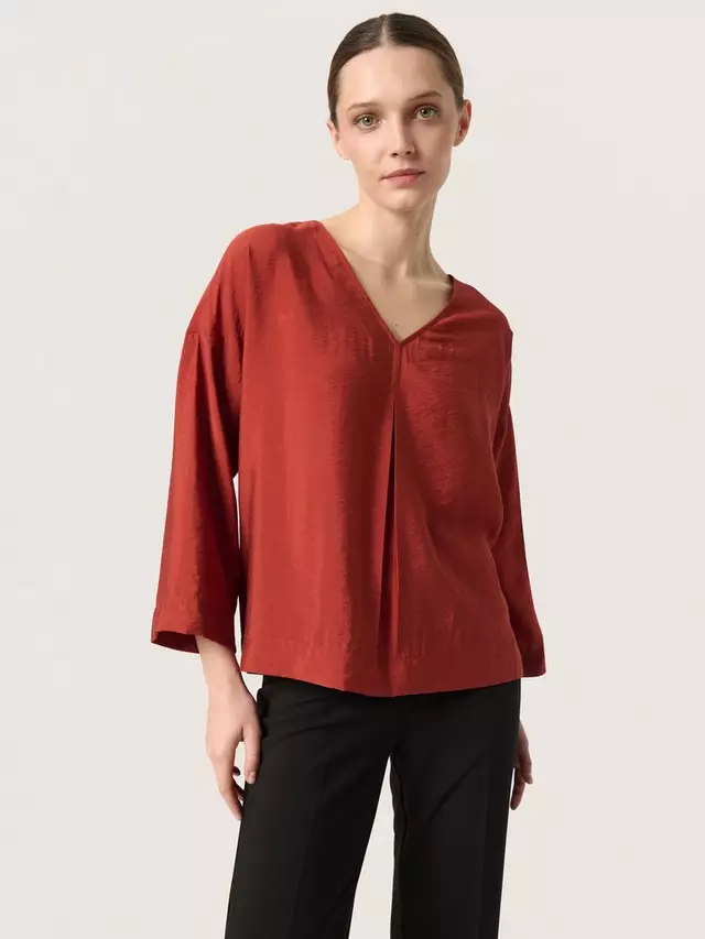 

Топ Soaked In Luxury Vadora V-Neck, цвет russet/brown
