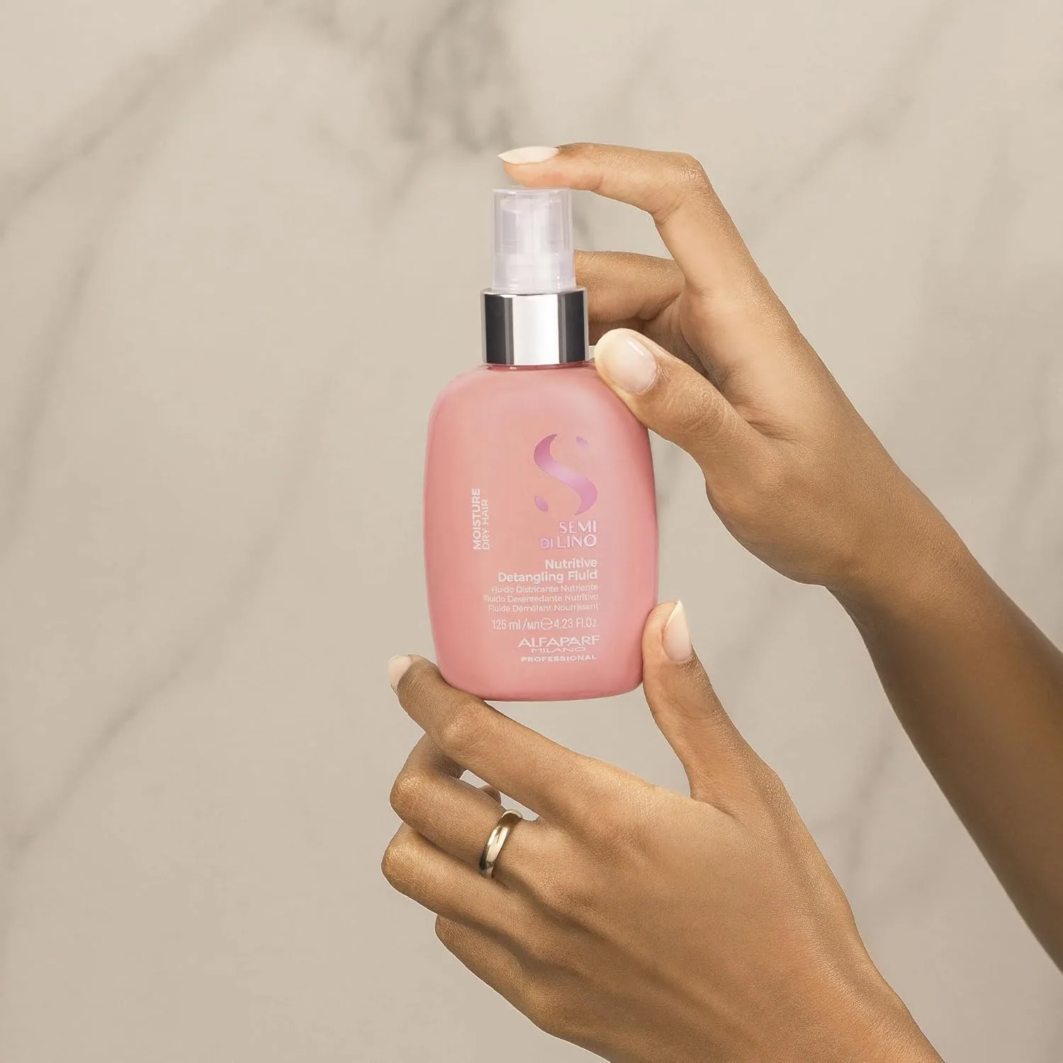 Alfaparf Milano Semi di Lino Moisture Nutritive Leave-In Hair Detangler Spray - Heat Protection - Professional Detangling Spray Conditioner for Dry Hair - Softens, Adding Shine (4.23 fl oz) — фото 4