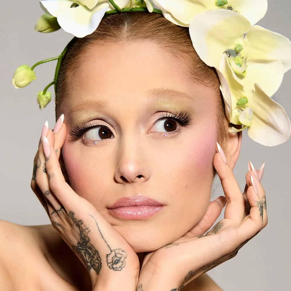 r.e.m. beauty Wicked: For Good | набор теней Ozian Forest и подводки Emerald City | палитра 12 оттенков + 4 металлических лайнера | шиммер, матовые и глиттерные текстуры | стойкие, легко растушевываемые формулы Rem Beauty, green — фото 4