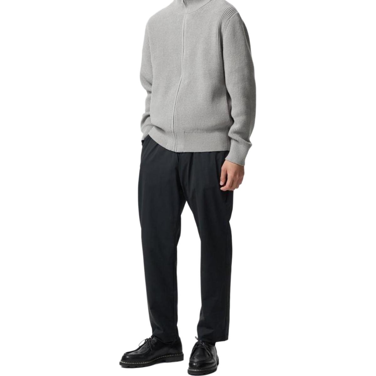 

UNIQLO Повседневные брюки мужские черные