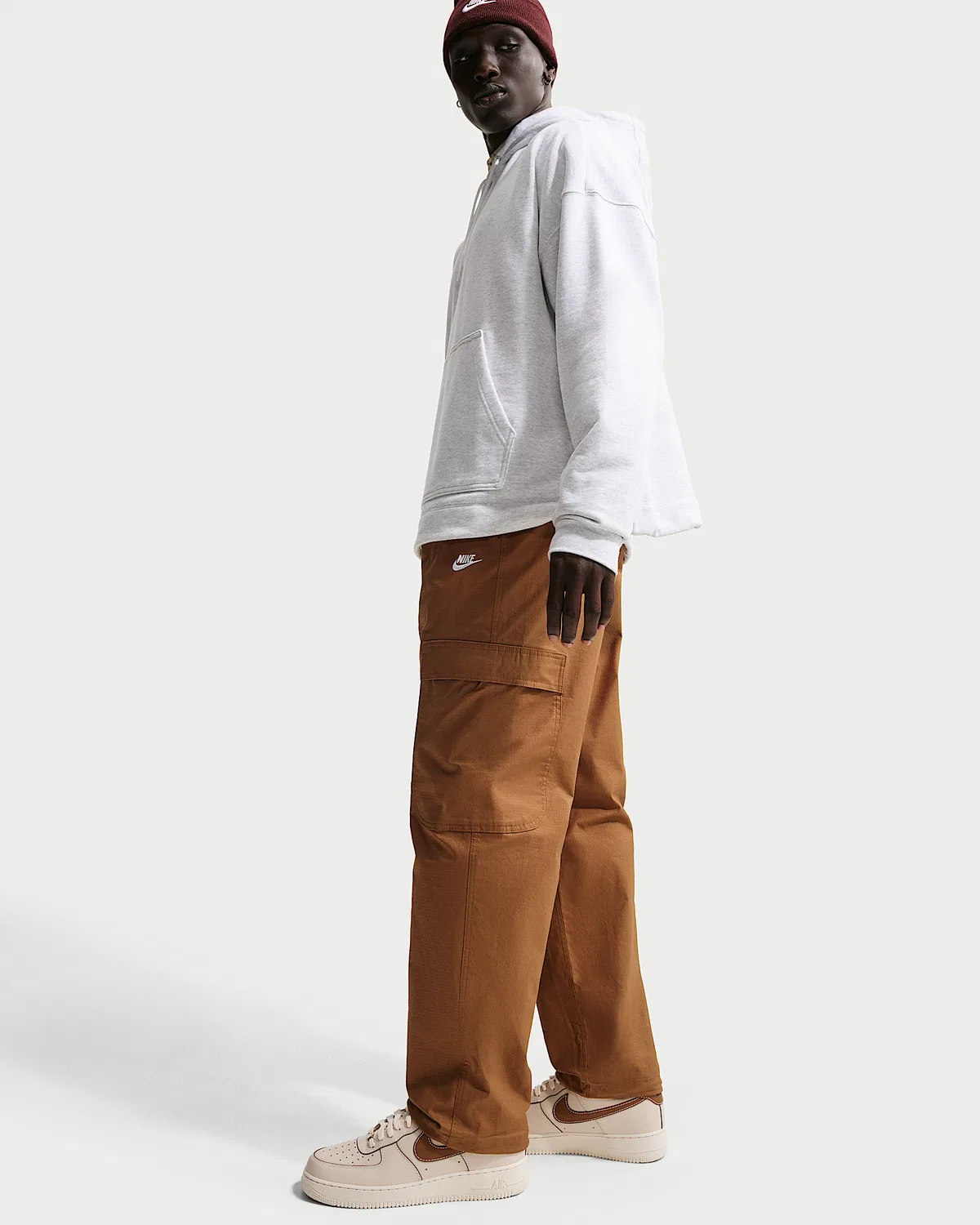 Мужские тканевые карго-штаны Nike Sportswear Club, Ale Brown/White — фото 4