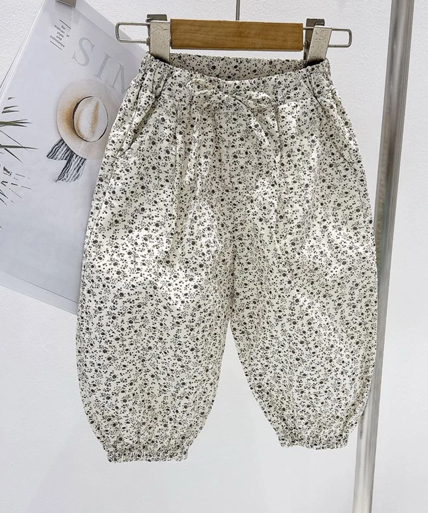 Маленькие штаны-шарики с цветочным принтом Aimoha Kids, off white