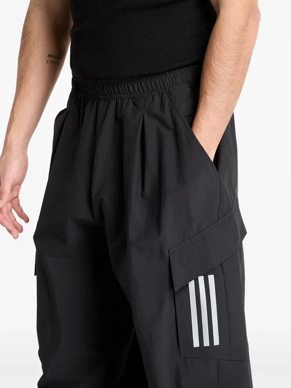 Брюки Petronas Formula One Team 3-Stripe из коллаборации с Mercedes-AMG Adidas, черный — фото 4