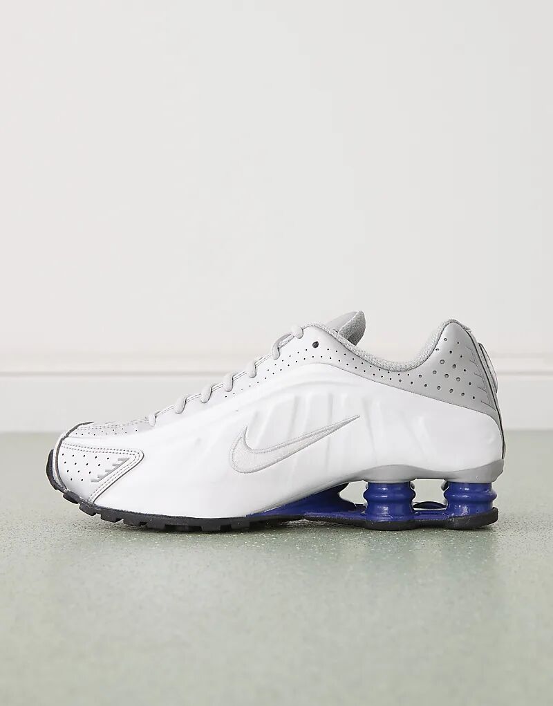 Кроссовки унисекс Nike Shox R4 белого цвета — фото 2