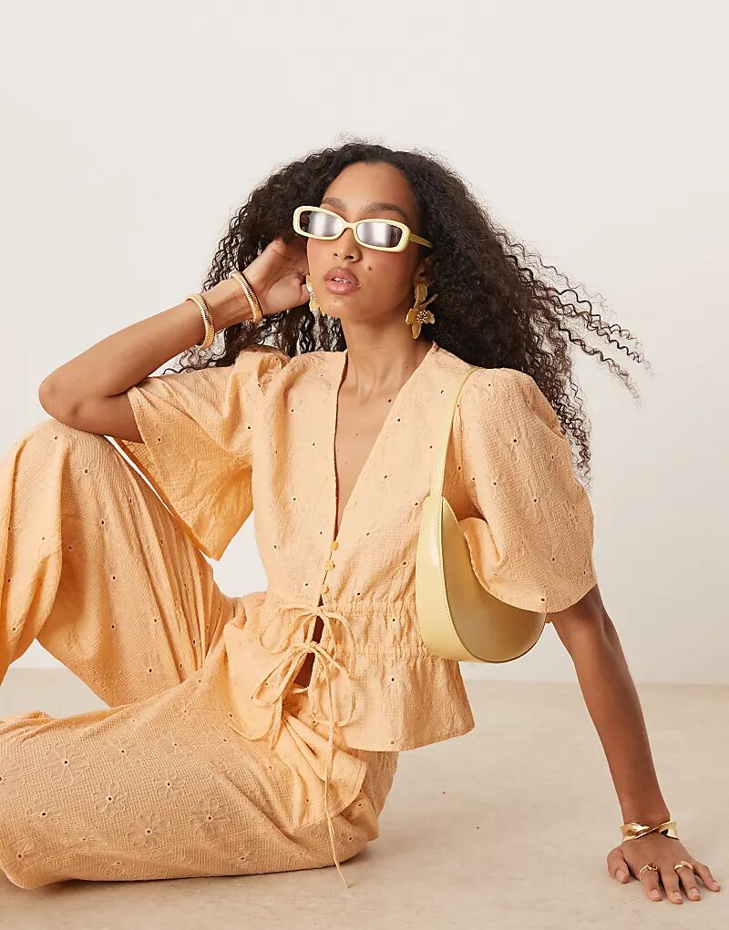 

Топ с цветочной вышивкой и завязкой спереди от ASOS DESIGN, абрикосовый цвет