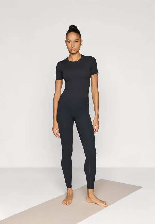 Спортивная футболка zenvy Nike Performance, Black/Cool Grey — фото 2