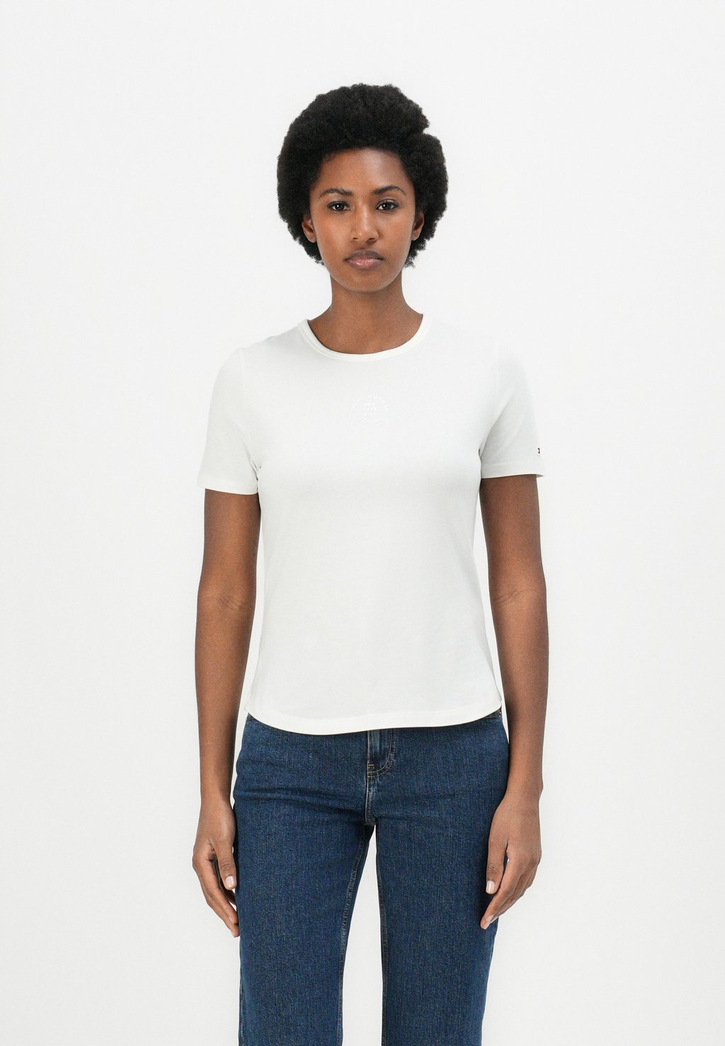 

Футболка с принтом STAMP LOGO SLIM TEE Tommy Hilfiger, кремовый