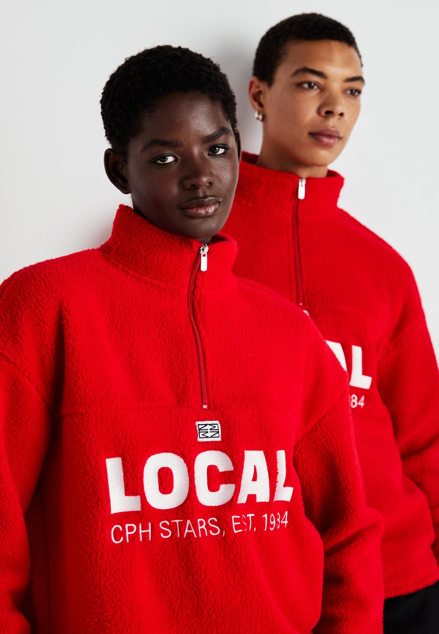 

Толстовка Noisy May NMFUZZY HALF ZIP UNISEX, Racing Red/Red