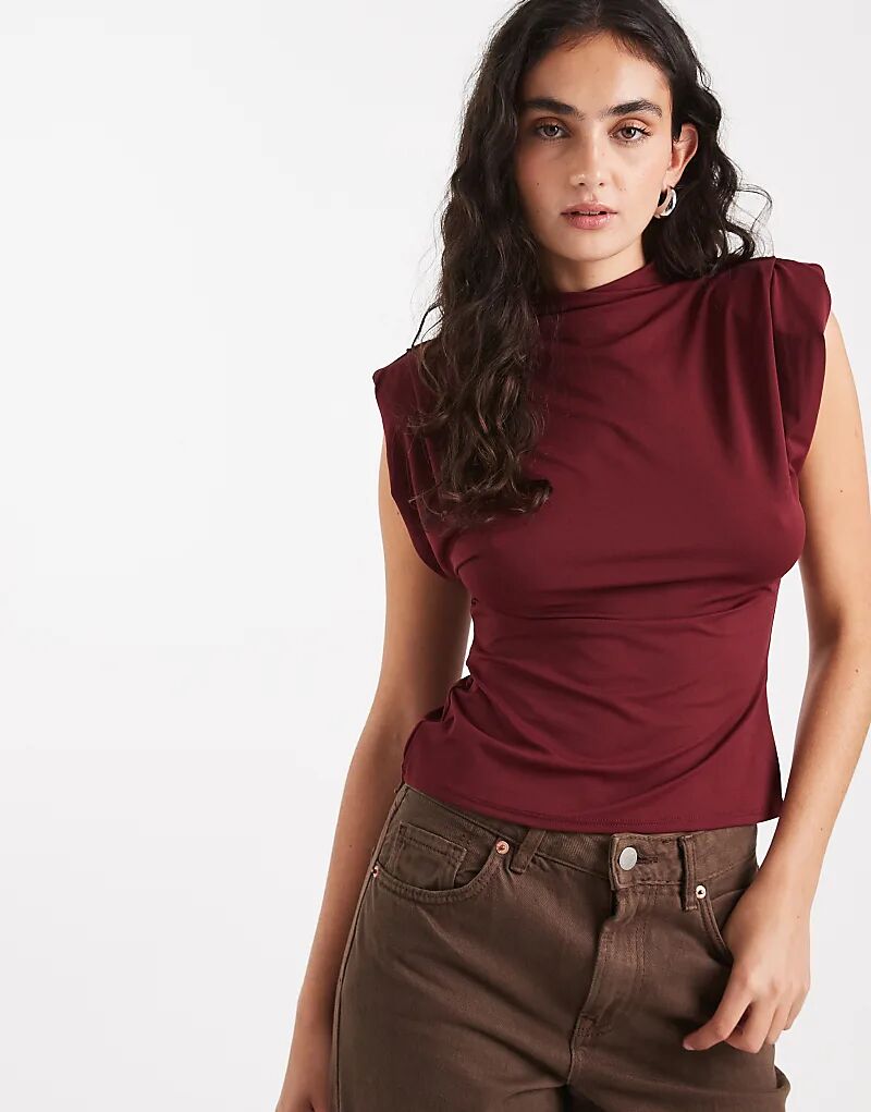 

Мягкий топ ASOS DESIGN с высоким воротом и подплечниками бордового цвета
