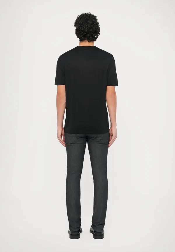 Простая футболка Emporio Armani, Black Beauty — фото 3