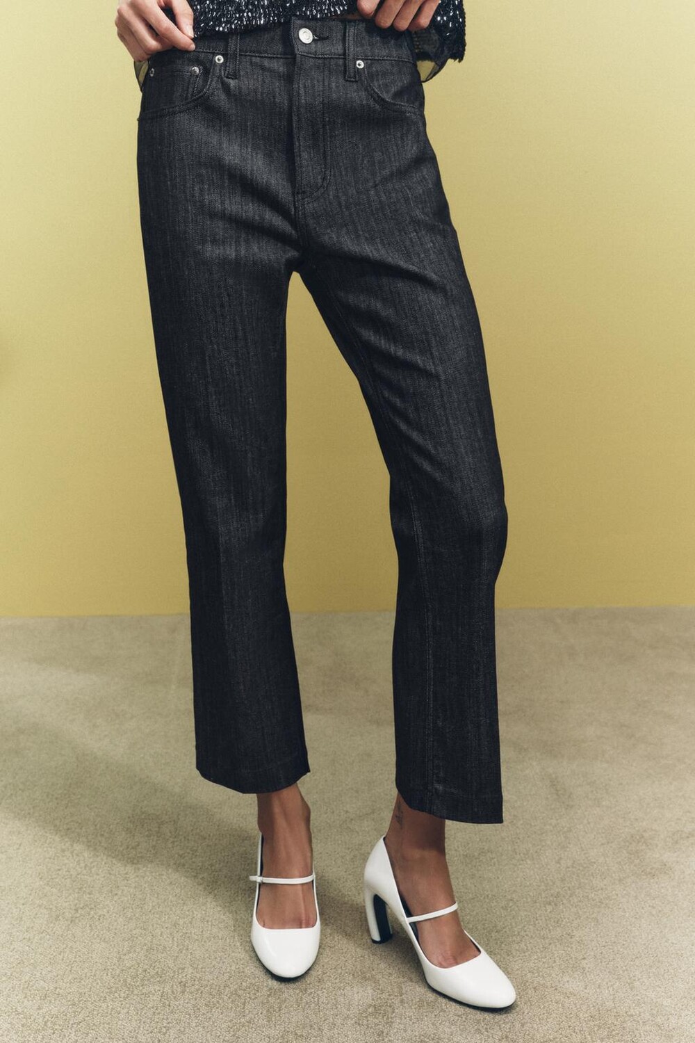 

Укороченные джинсы bootcut с высокой талией ZARA, черный