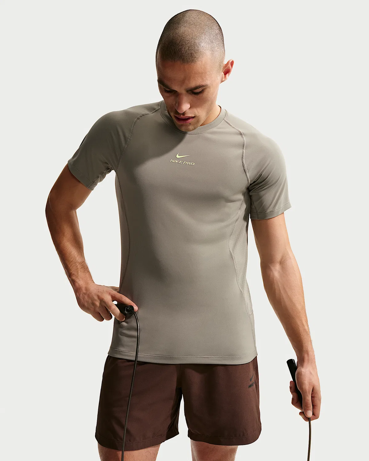 Мужская футболка Dri-FIT с коротким рукавом Nike Pro Training, Light Army/Light Liquid Lime — фото 3